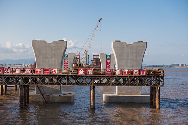 入海深110米！bti体育智能旋挖钻机助建飞云江特大桥
