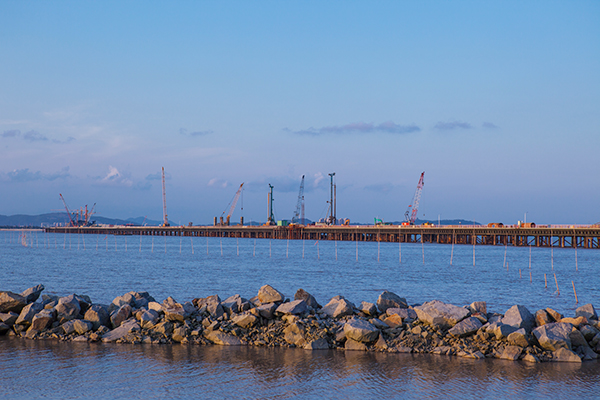 入海深110米！bti体育智能旋挖钻机助建飞云江特大桥