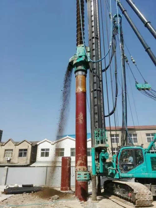 品质造胜bti体育智能双动力头强力多职能钻机屡创佳绩