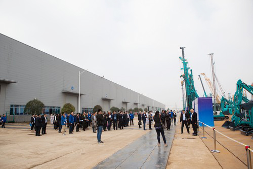 工程设备盛宴，东盟十国代表在bti体育智能很享受