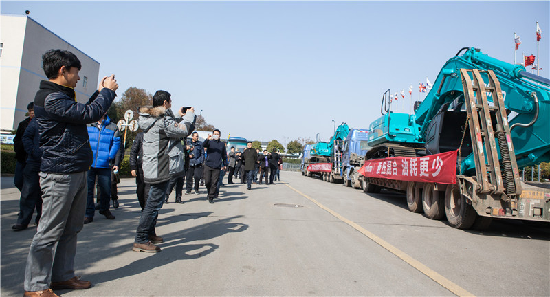 知新?创变?共赢 2015-2016年度bti体育智能挖掘机经销商年会圆满召开