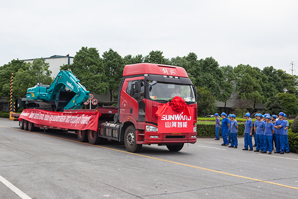 掘金一带一路，bti体育智能中大挖大批量出口泰国