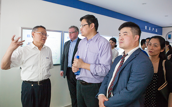 加拿大国会议员谭耕一行来bti体育智能调查