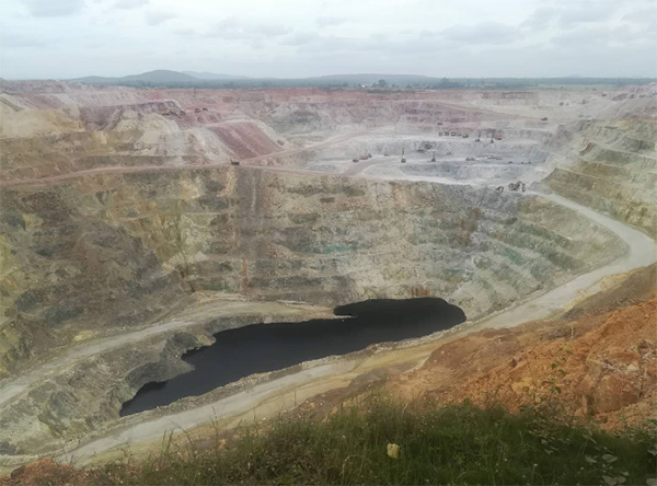 高温炎暑，bti体育智能凿岩设备异域扬威