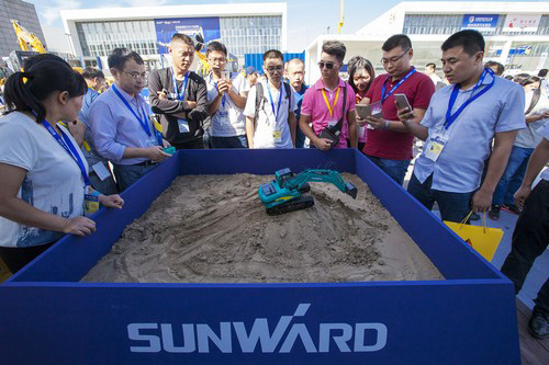 bti体育智能酷帅曾大虾，一大波美图带你亲临北京BICES展