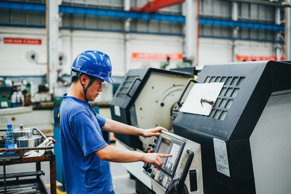 曾妄想当厨师，却成数控车工大家