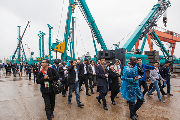 “一带一路”国度代表团到访bti体育智能，感触“大开眼界”