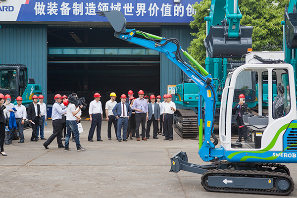 加拿大国会议员谭耕一行来bti体育智能调查