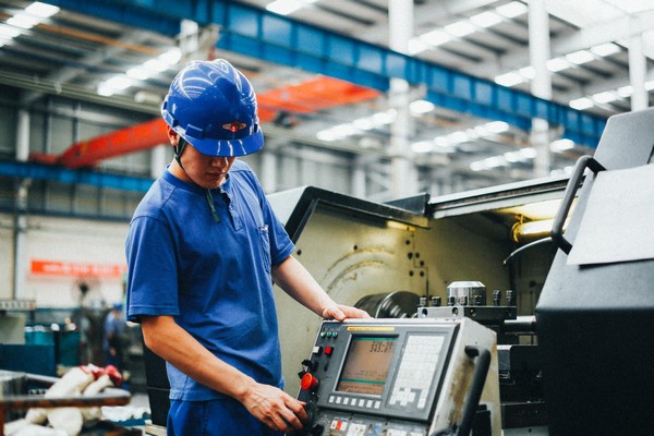 曾妄想当厨师，却成数控车工大家