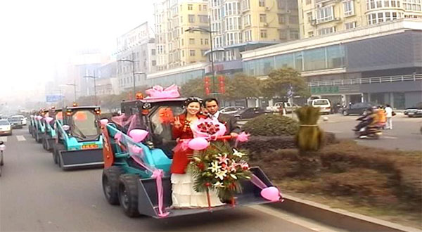 谁说机械都冰凉？这款会跳舞的滑移明明就是周到奔放的！