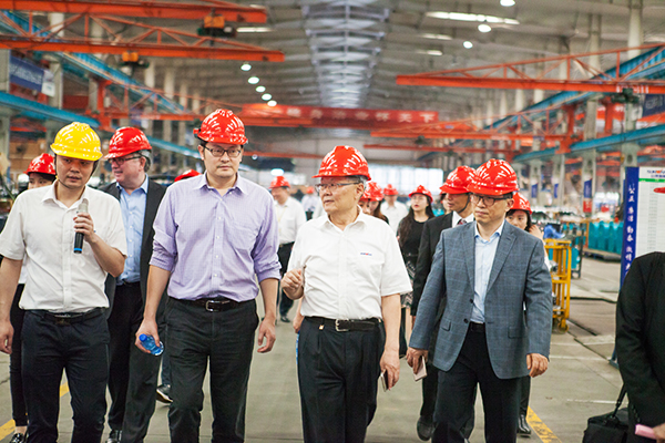 加拿大国会议员谭耕一行来bti体育智能调查