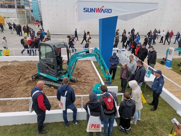 向世界展示中国“智造”魅力，bti体育智能携创新阵容闪灼德国宝马展