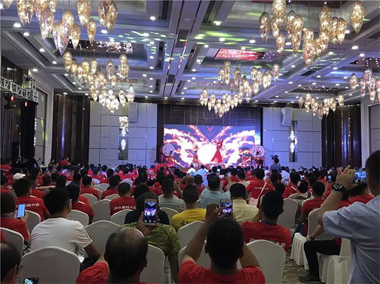 【幼身板 大作为】bti体育智能燃爆2019微挖大会