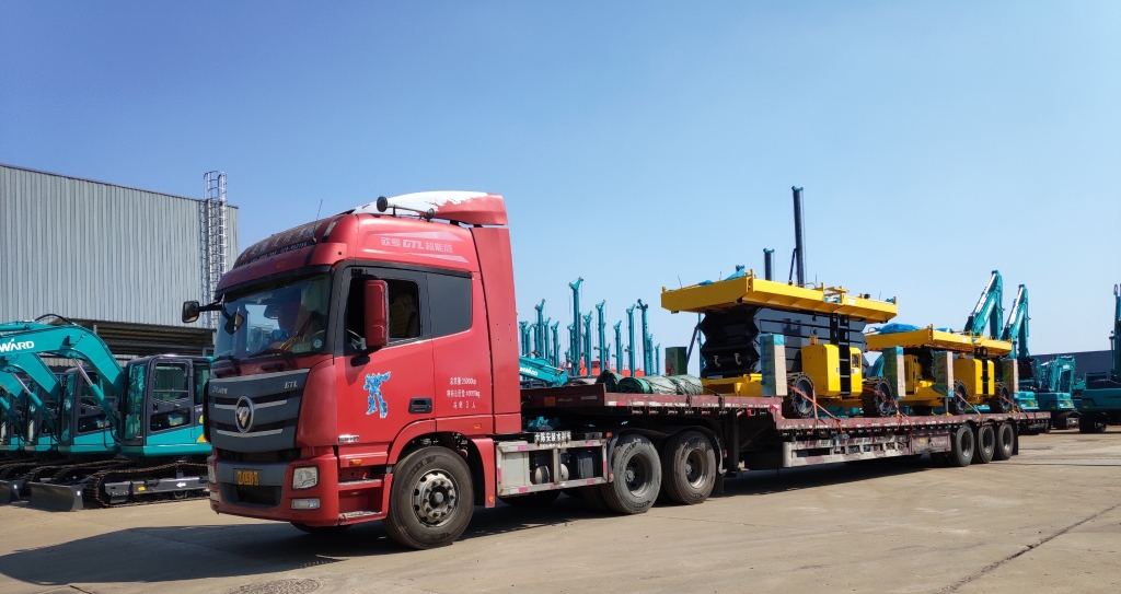 走向世界！bti体育智能越野剪叉式高空作业平台批量发往欧洲