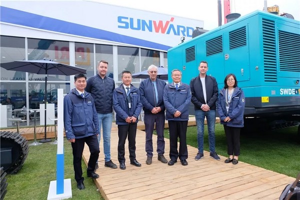 向世界展示中国“智造”魅力，bti体育智能携创新阵容闪灼德国宝马展