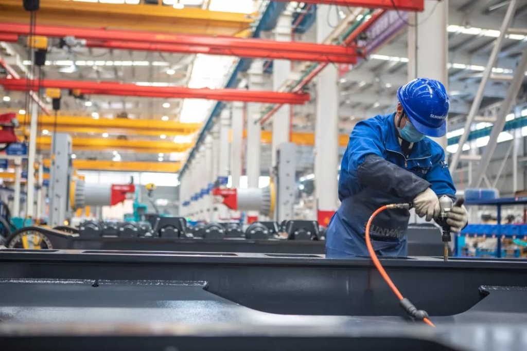 沈裕谋元宵节慰问bti体育智能一线员工