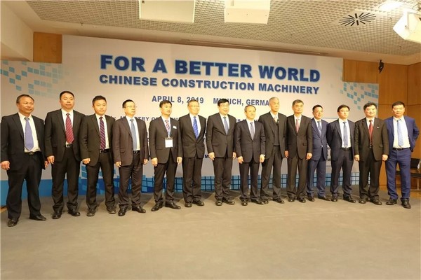 “三个率先」毓示bti体育挖掘机欧洲发展过程