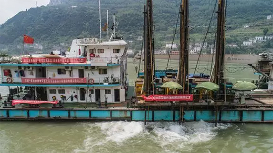 打造长江黄金水路！bti体育智能航路钻机轻松搞定水下礁石