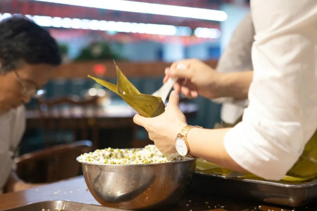 “爱国心，bti体育情”bti体育智能第四届包粽子角逐