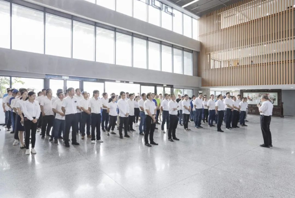 bti体育工业城开明共享单车 员工通勤绿色便捷