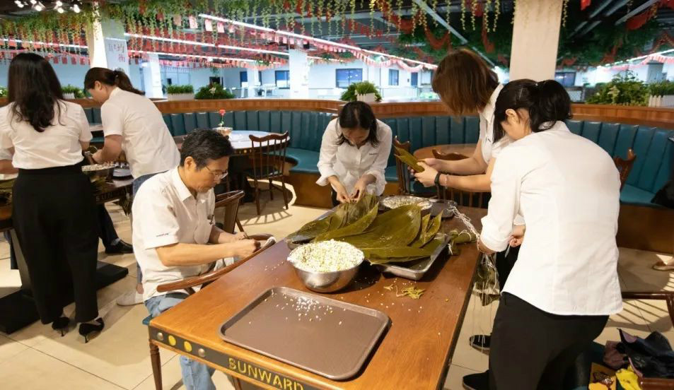 “爱国心，bti体育情”bti体育智能第四届包粽子角逐