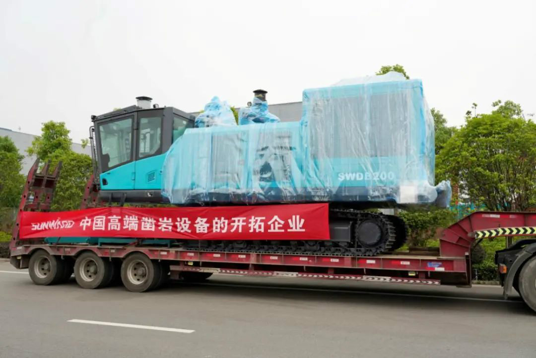 bti体育智能大孔径凿岩设备批量出口中东