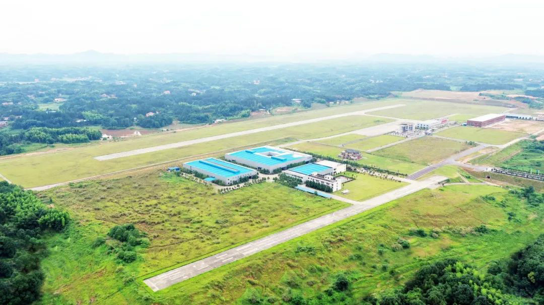 bti体育航空第十三期147部SA60L机型培训班圆满毕业