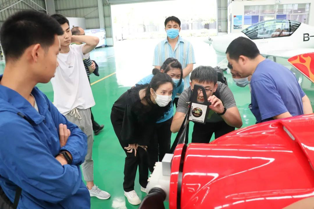 bti体育航空第十三期147部SA60L机型培训班圆满毕业