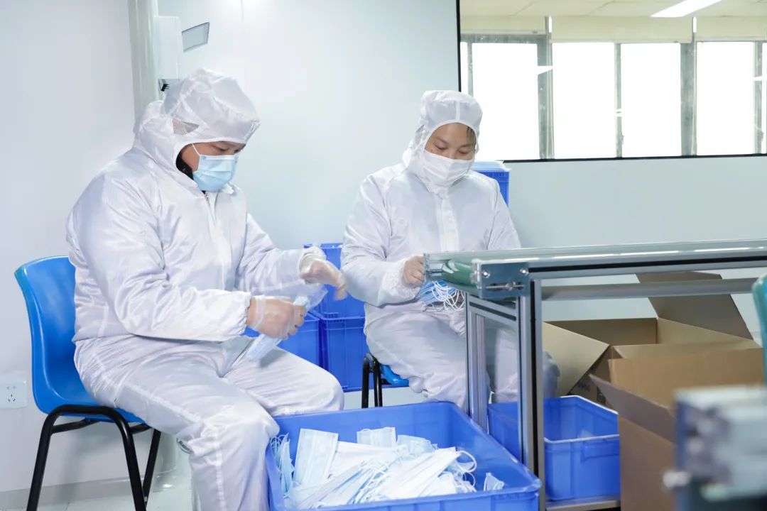 董事长启封bti体育智能第一个制品口罩