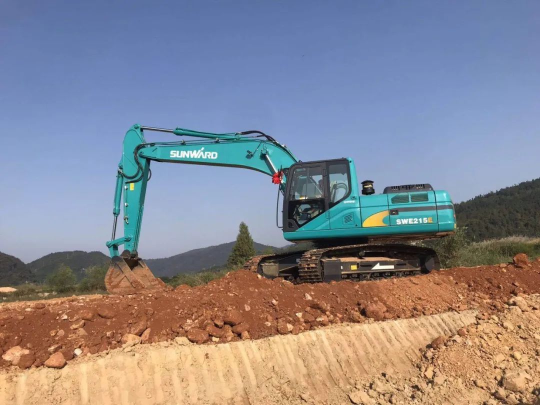 常益长高铁复工，网红“幼蓝”来助忙