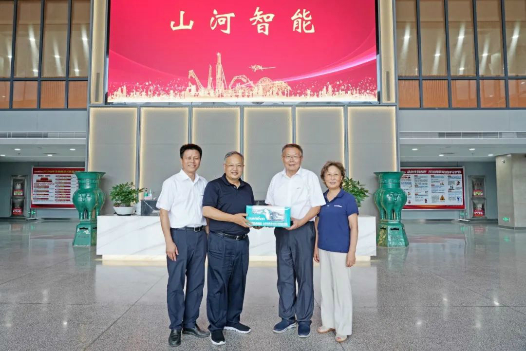 省人大常委会党组副书记、副主任王柯敏调研bti体育智能