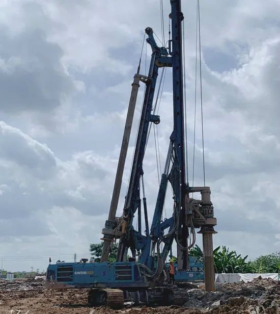 从事基础施工32年的老内行为bti体育智能旋挖钻机代言