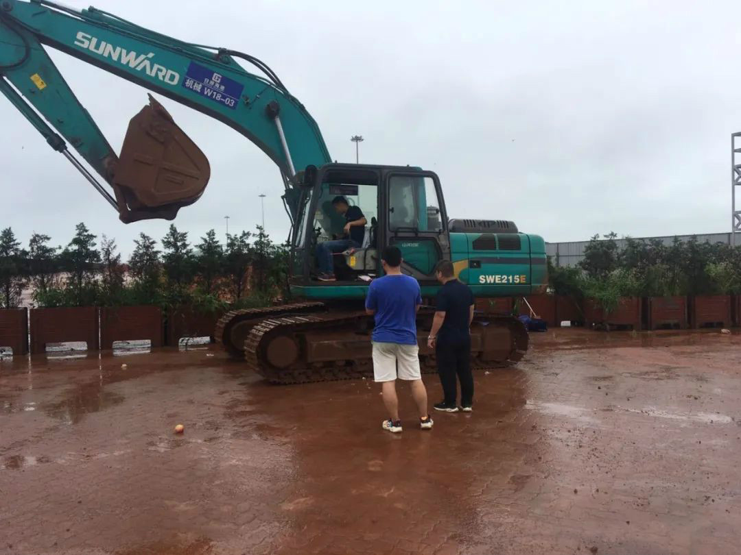 感恩相伴 关爱相随——bti体育智能服务万里行走进豫鲁黔