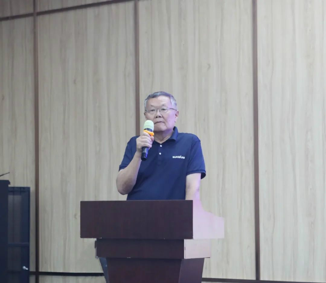 以强执行力聚焦基础能力建设 向挖掘机万台俱乐部迈进——bti体育智能2020年挖掘机经销商半年度会议圆满召