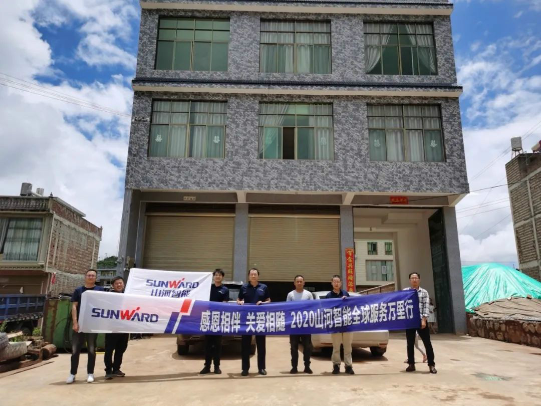 云南这个村有个挖掘机家族，创富有一套