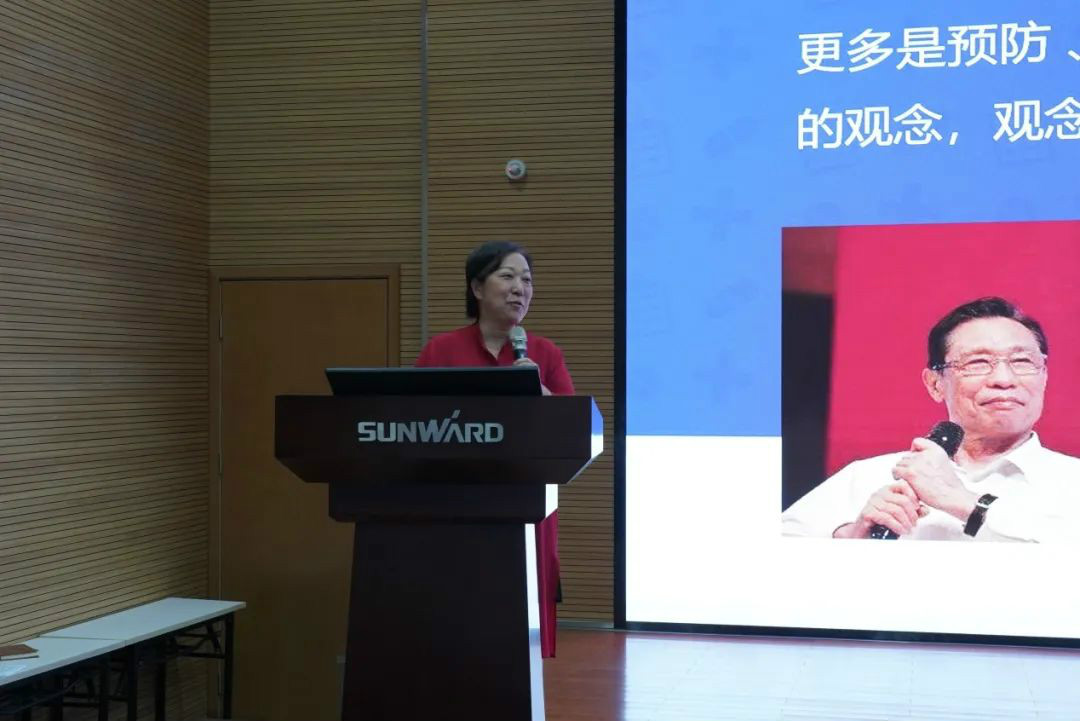 关爱科技工作者健全——健全科普进企业走进bti体育智能