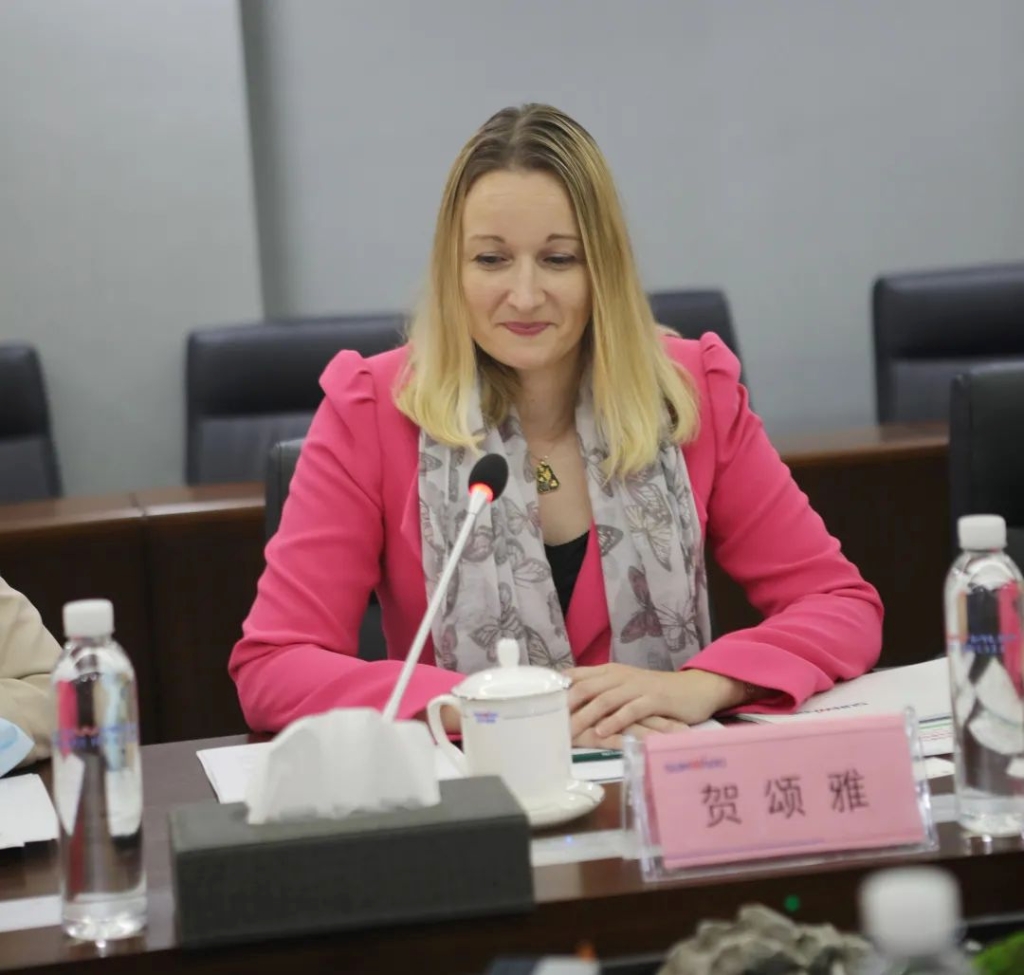 英国驻广州总领事贺颂雅调查bti体育智能