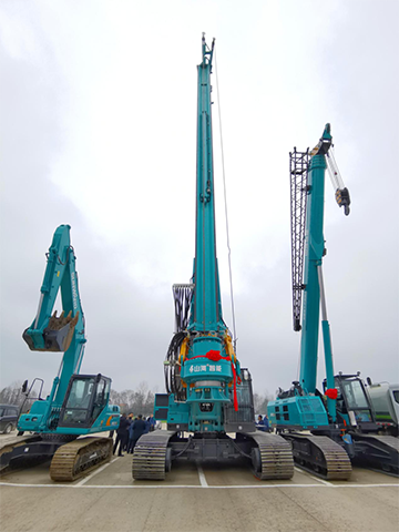 bti体育智能旋挖钻机打下700亿项目第一钻