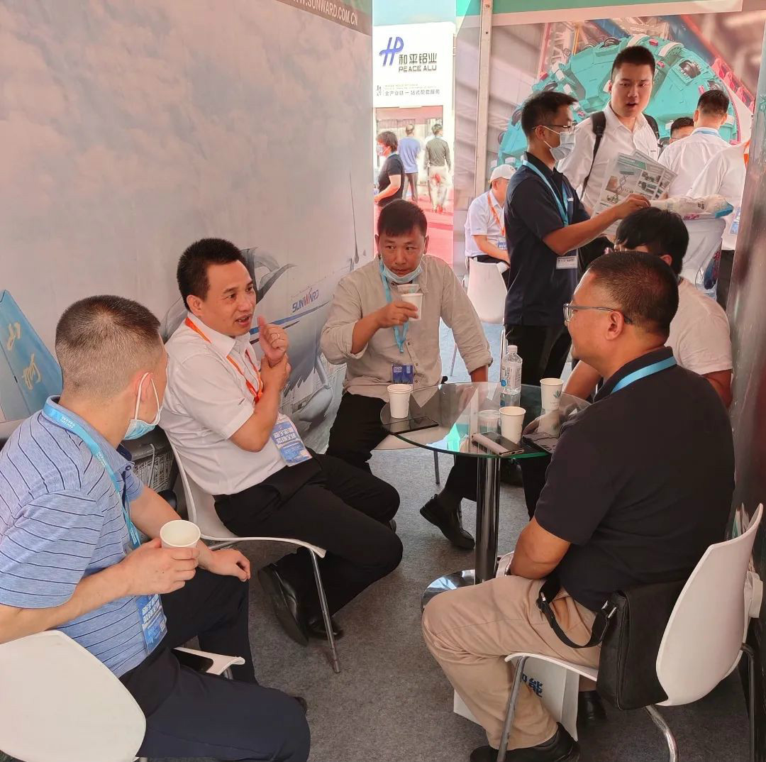 bti体育智能高空作业设备“吸睛”雄安展