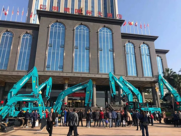 5千万! bti体育智能挖掘机订货会创新高