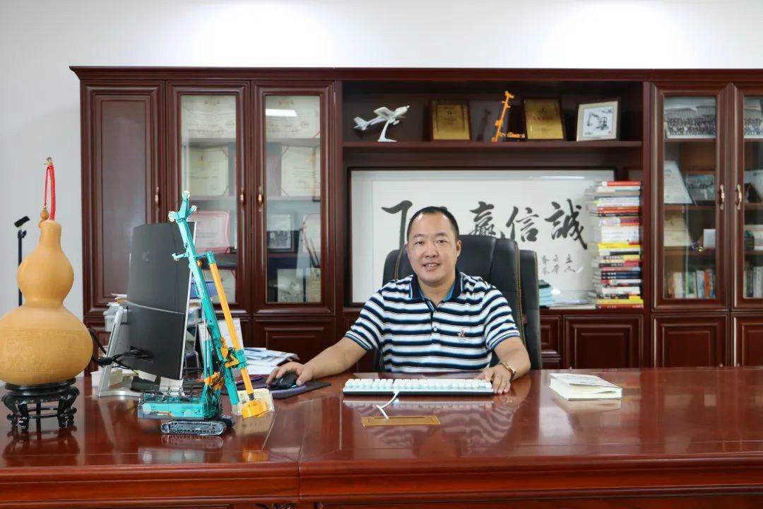 从鞋厂老板到桩工“大烙妆，他以一台静力压桩机撬动财富杠杆