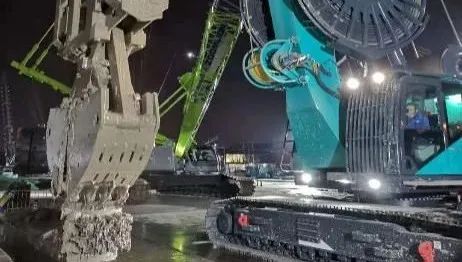 bti体育智能液压抓斗津门初显功