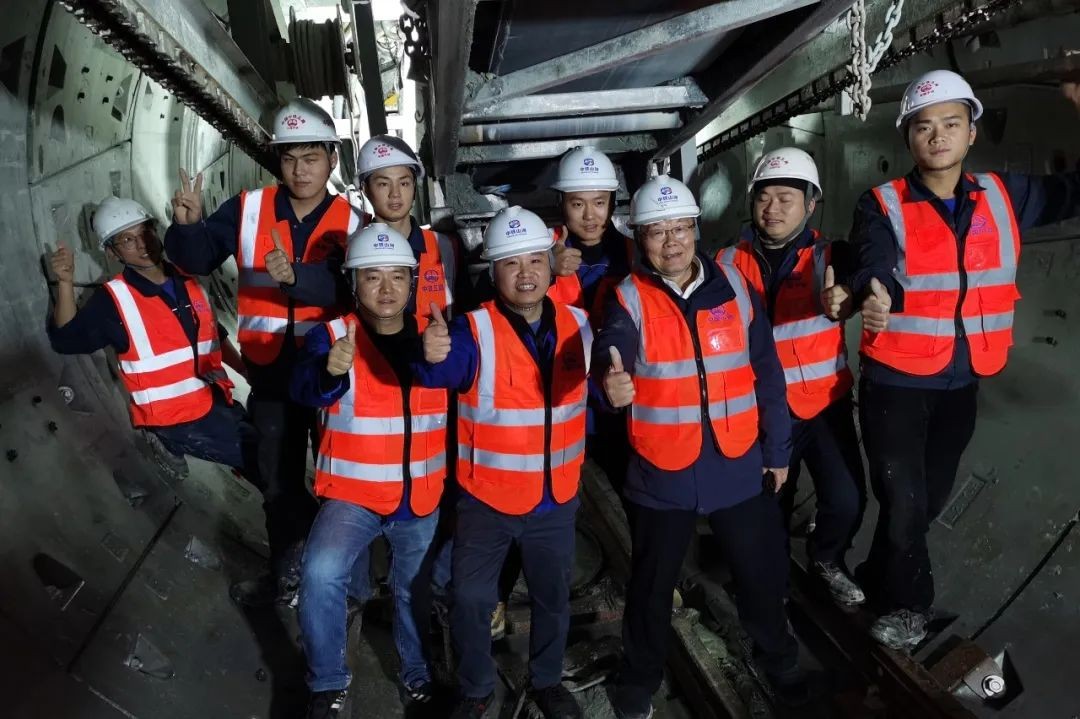 何清华亲临中铁bti体育盾构施工项目领导工作