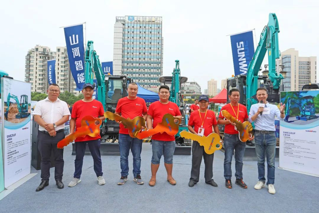 2020全球微挖大会 bti体育智能精品微挖赢得满堂彩