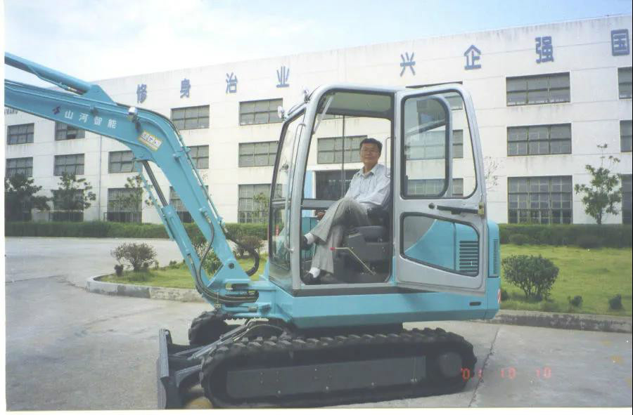 以先导式创新实现挖掘机从无到有，从幼到大，从大到强！