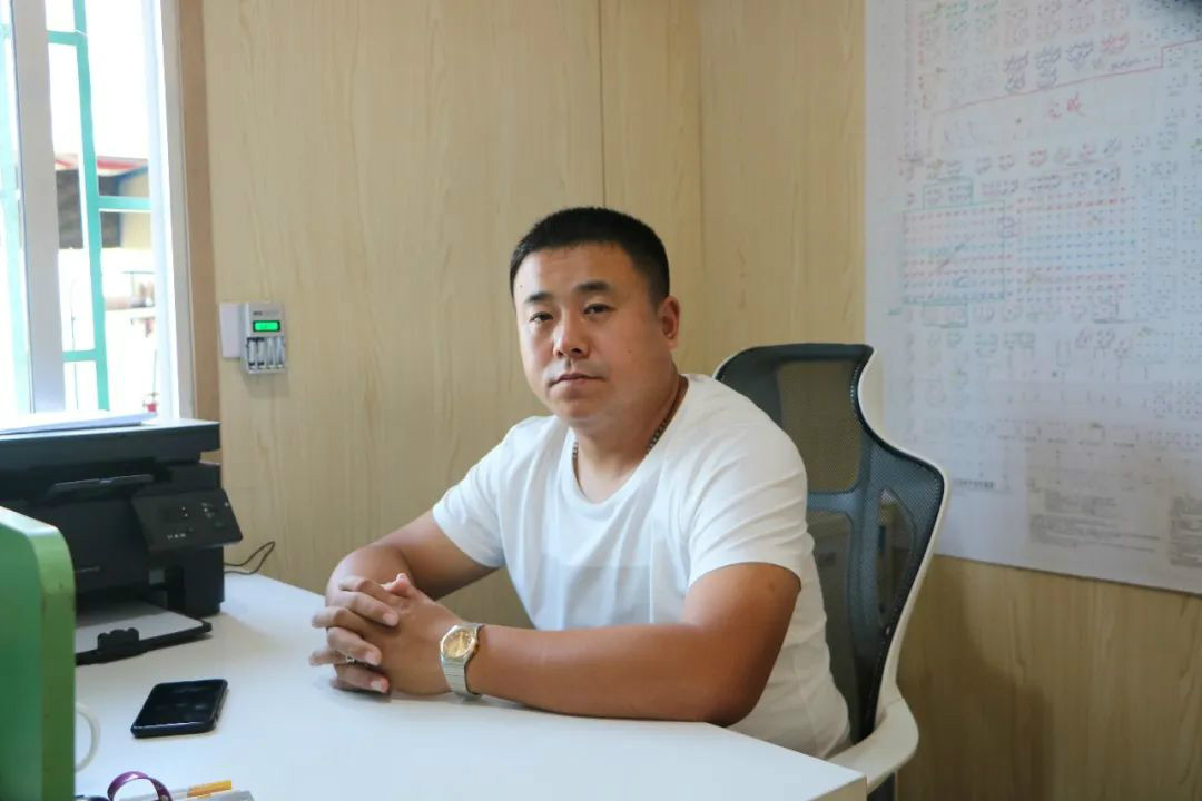 液压静力压桩机从1台到21台，他只用了8年！