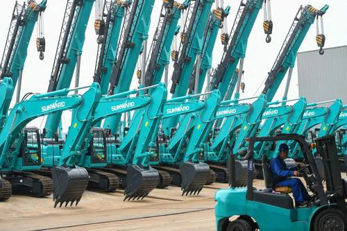 “智慧工厂”引领“出产节拍”——走进bti体育智能一探到底