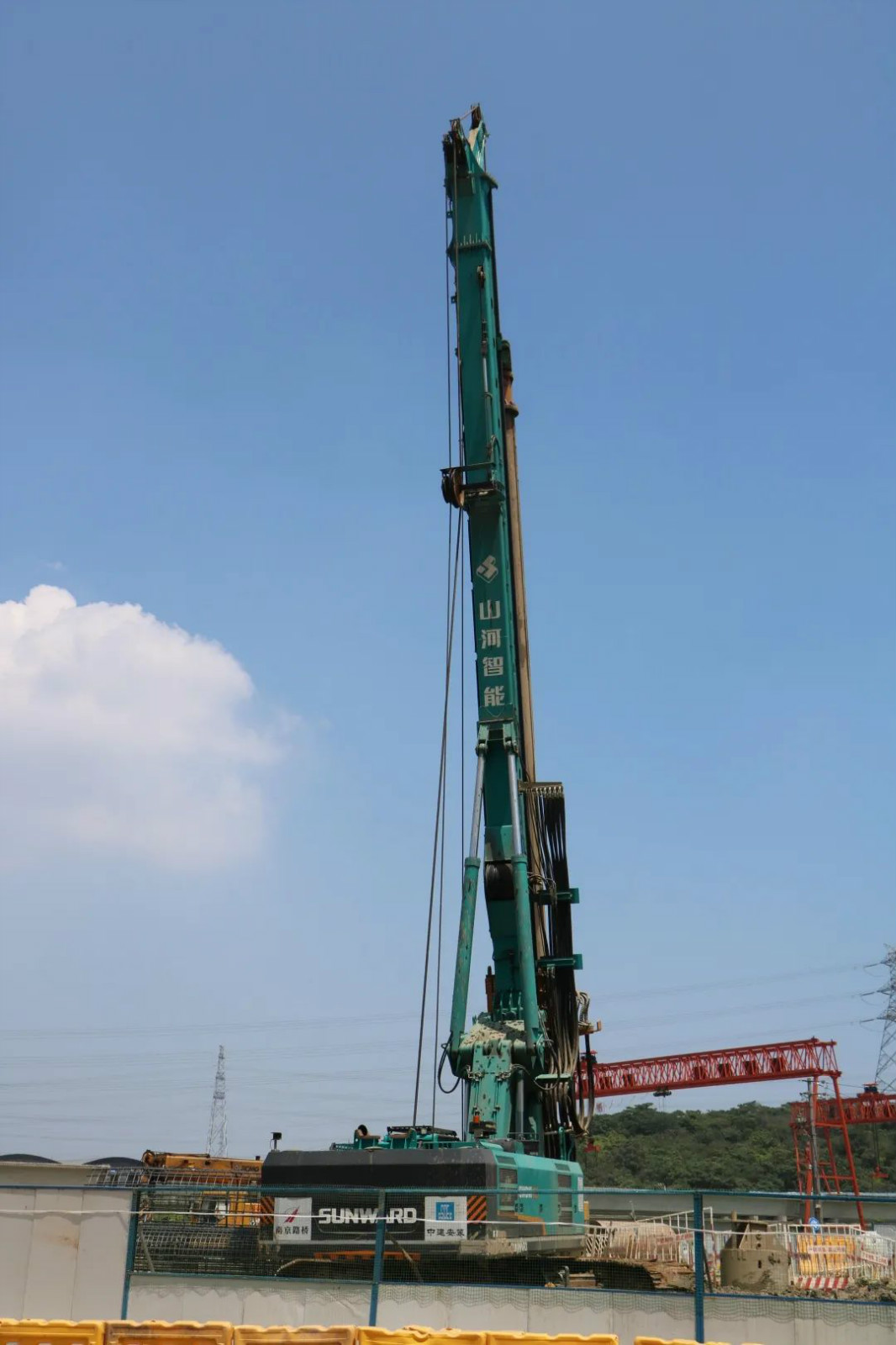 从业20多年的他，为何对bti体育智能旋挖钻机情有独钟