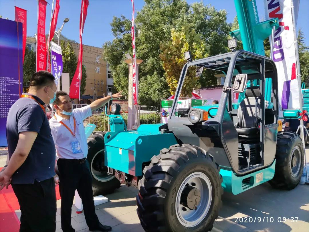 bti体育智能高空作业设备“吸睛”雄安展
