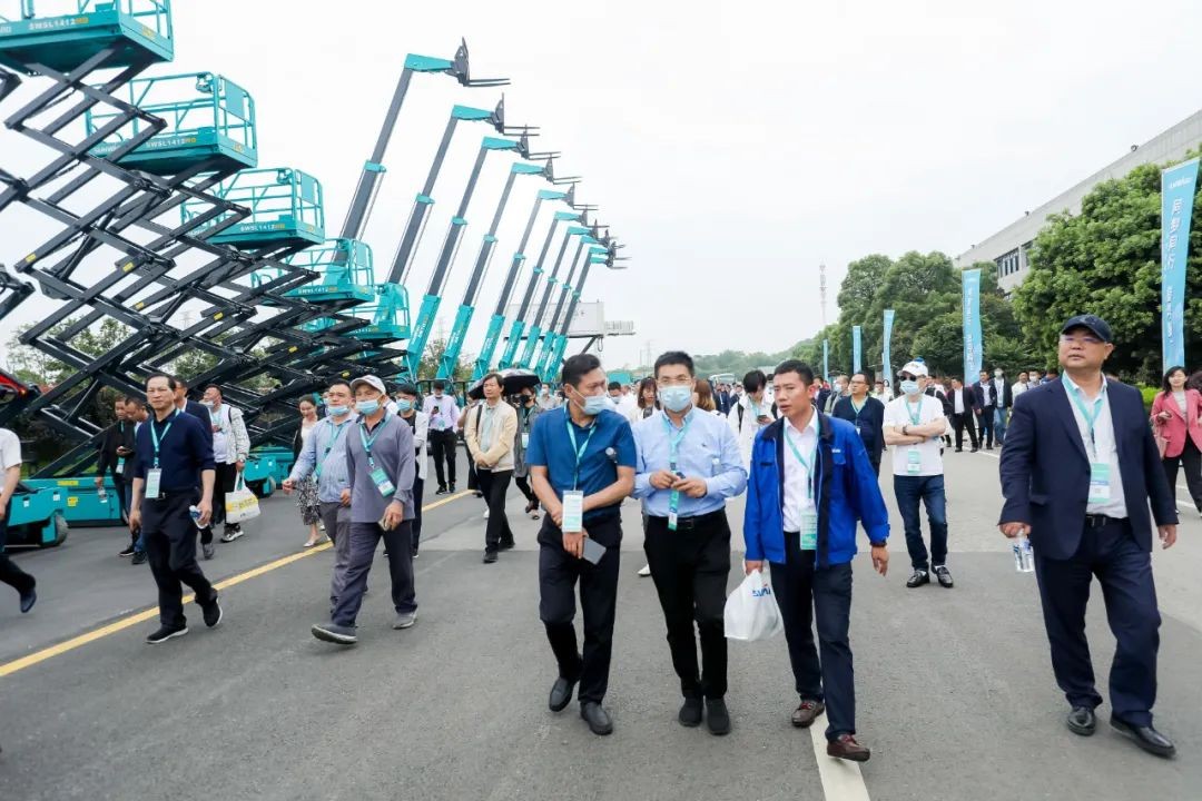 “爆品”出击！bti体育智能客户互换会签约超8亿元